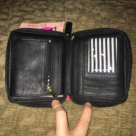 Betsey Johnson wallet - Picture 4 of 6